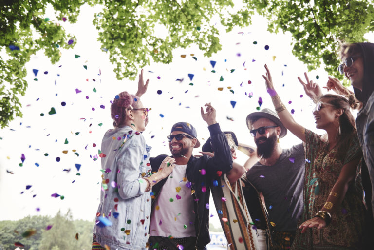 Group Of Friends Dancing In Confetti - Grupo Contabiliza